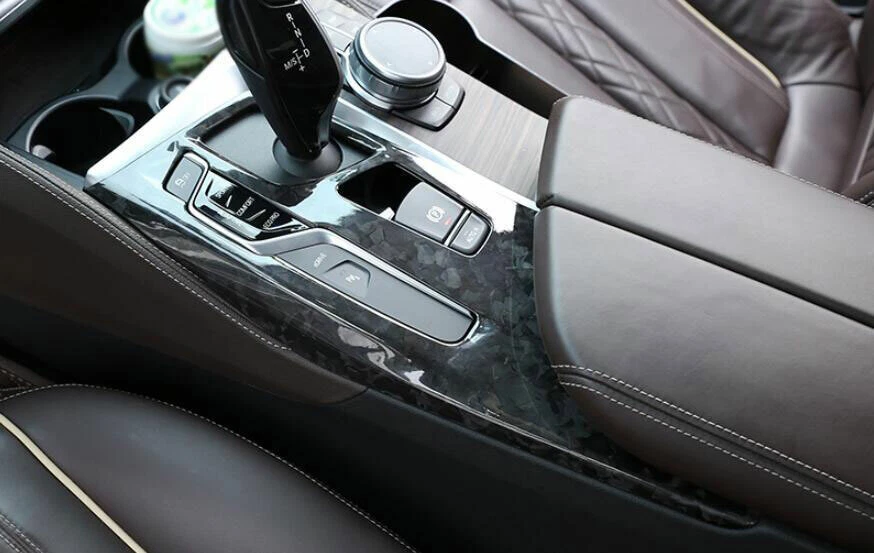 Cuadro de cambio de marchas de consola central de fibra de carbono forjado para BMW Serie 5 18-2022 Foto 4 de 4