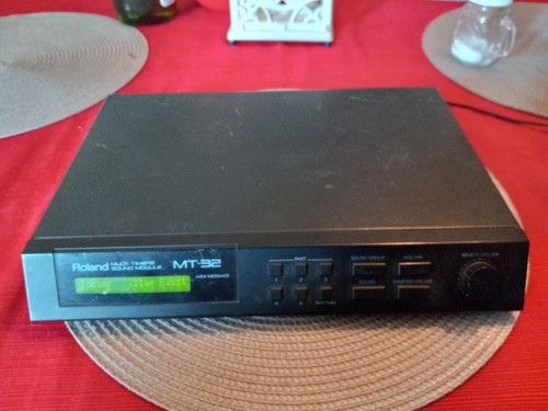 Roland MT-32 Multi Timbre MIDI Sound Module Desktop Synth Module W/ power supply