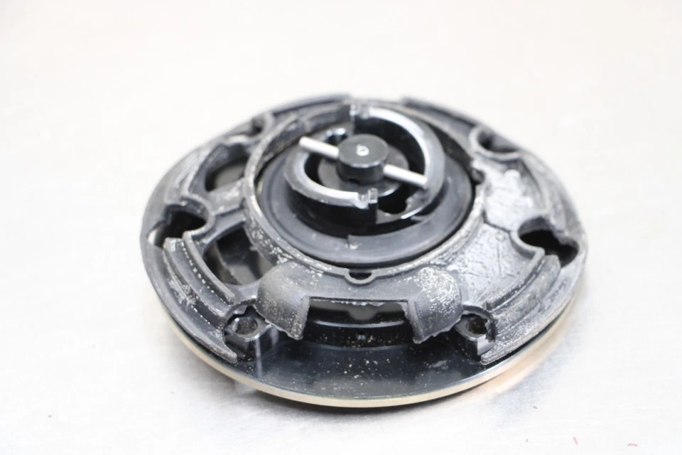 03-08 KAWASAKI ZZR600 FUEL TANK GAS CAP Foto 4 de 4