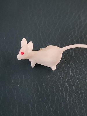 Vintage Hand Crafted Blown Art Glass Lampwork Micro Mini White Mouse Figurine