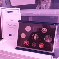 1994 GENUINE ROYAL MINT EIGHT COIN STANDARD PROOF YEAR SET (242)