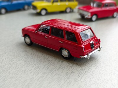 Diecast Soviet car Lada VAZ 2102 ВАЗ 2102 DeAGOSTINI 1/43 Scale