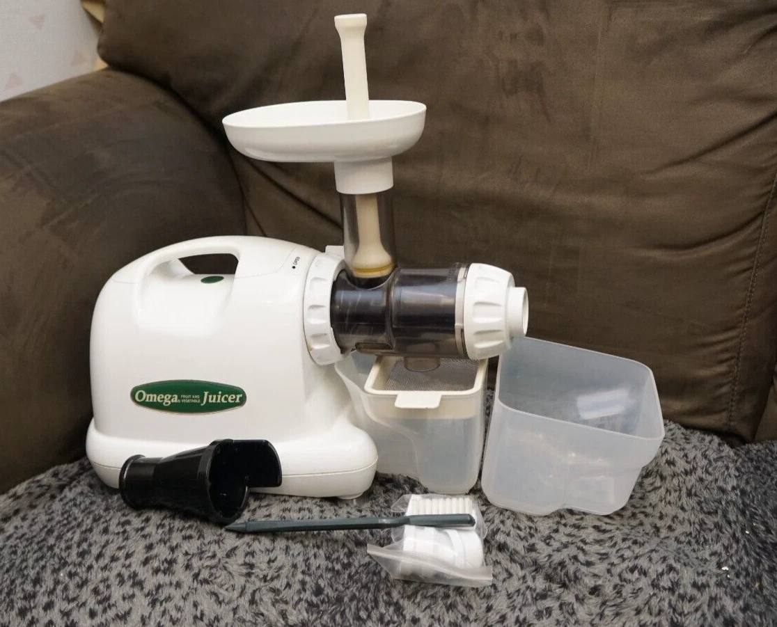 Omega auger juicer top