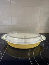Vintage Pyrex 1.5 Quart Harvest Gold Yellow Divided Casserole Dish USA