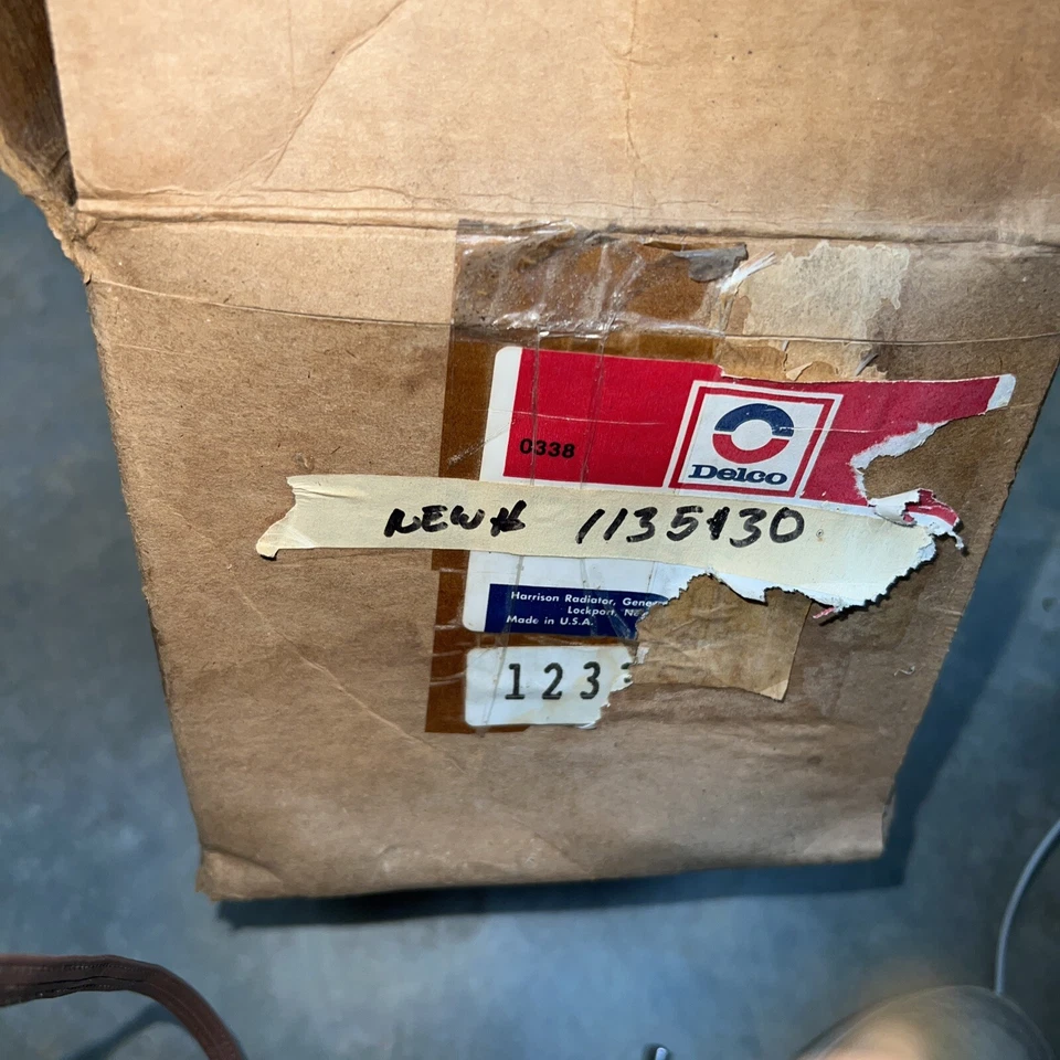 Compresor de aire Buick Oldsmobile 1985 NOS OEM GM Delco # 1131510 nuevo Foto 3 de 3