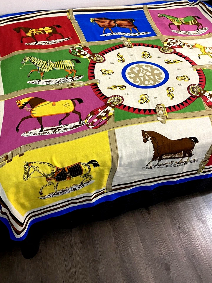 BUFANDA CHAL GRANDE ESTAMPADO ECUESTRE CABALLO VINTAGE PAREO COLORES VIBRANTES PRECIOSA Foto 4 de 4