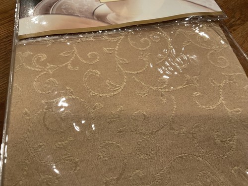 Lenox Opal Innocence GOLD & IVORY 60"x102” Tablecloth NIP - Picture 2 of 5