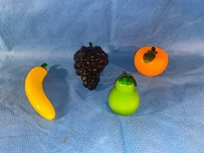 4 Glass Fruits and Vegetables Banana Grapes Orange Pear Loc B