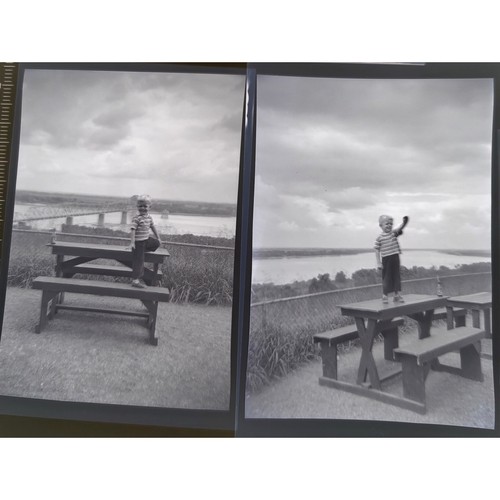6 negativi vintage anni '50 in bianco e nero - papà, figlio giro in pollice - all'aperto - Foto 4 di 4