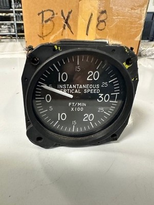 UNITED INSTRUMENTS IVSI P/N 7130 INSTANTANEOUS VERTICAL SPEED INDICATOR IVSI