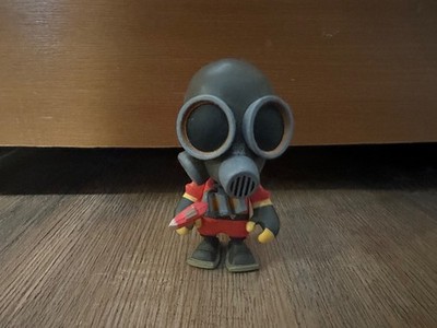 Team Fortress 2 Portable Mercs Crowded Coop Red Pyro Figure