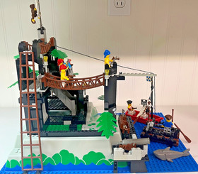 LEGO Pirates Rock Island Refuge (6273) 99% Complete with Manual Great Condition