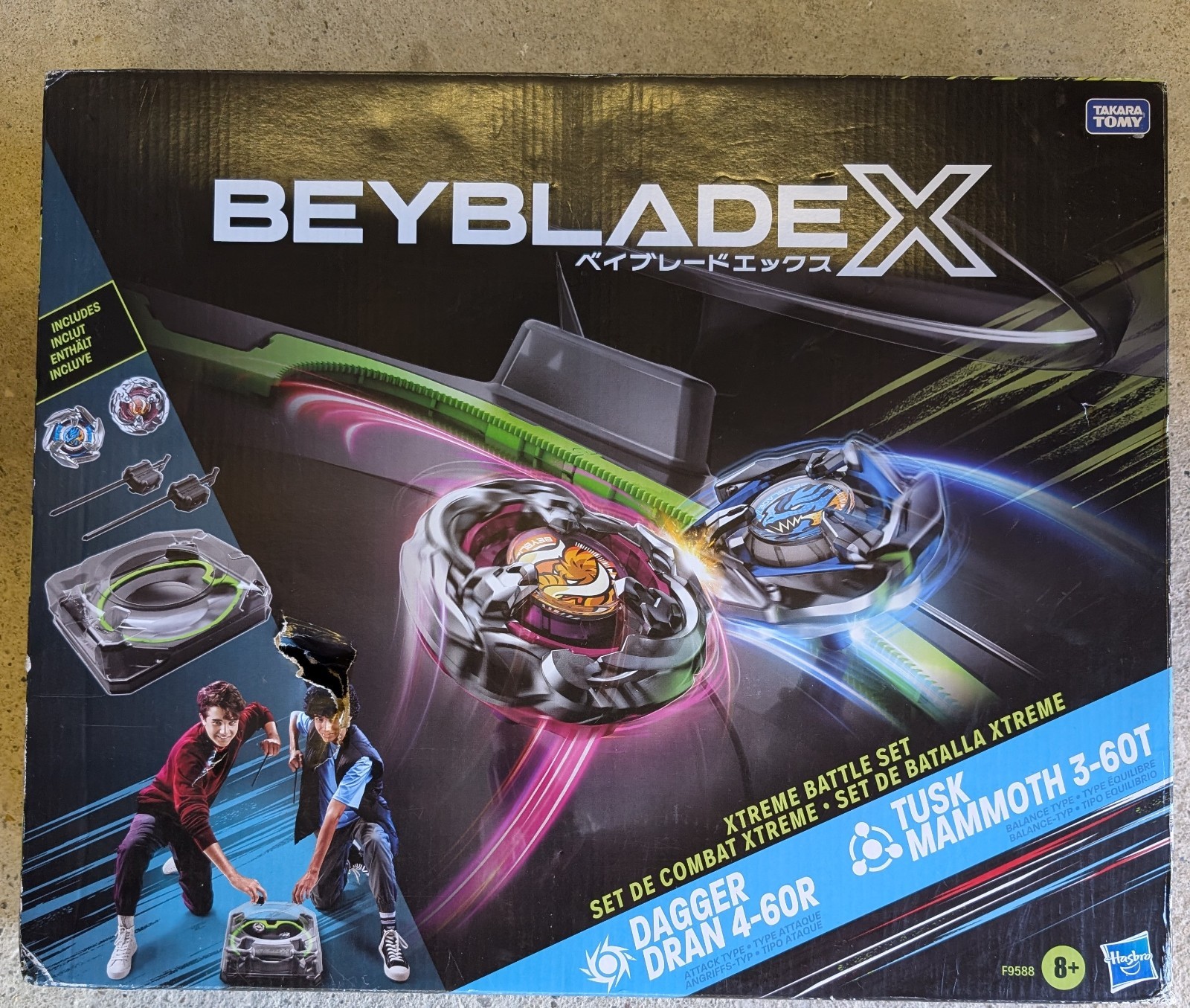 Beyblade X Xtreme Battle Set, Includes Beystadium, 2 Spinning Tops & Launchers