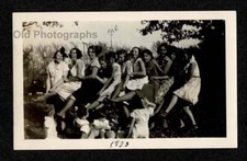 1933 GROUP LADIES KICKLINE HOLDING LEGS STOCKINGS OLD/VINTAGE PHOTO- E768