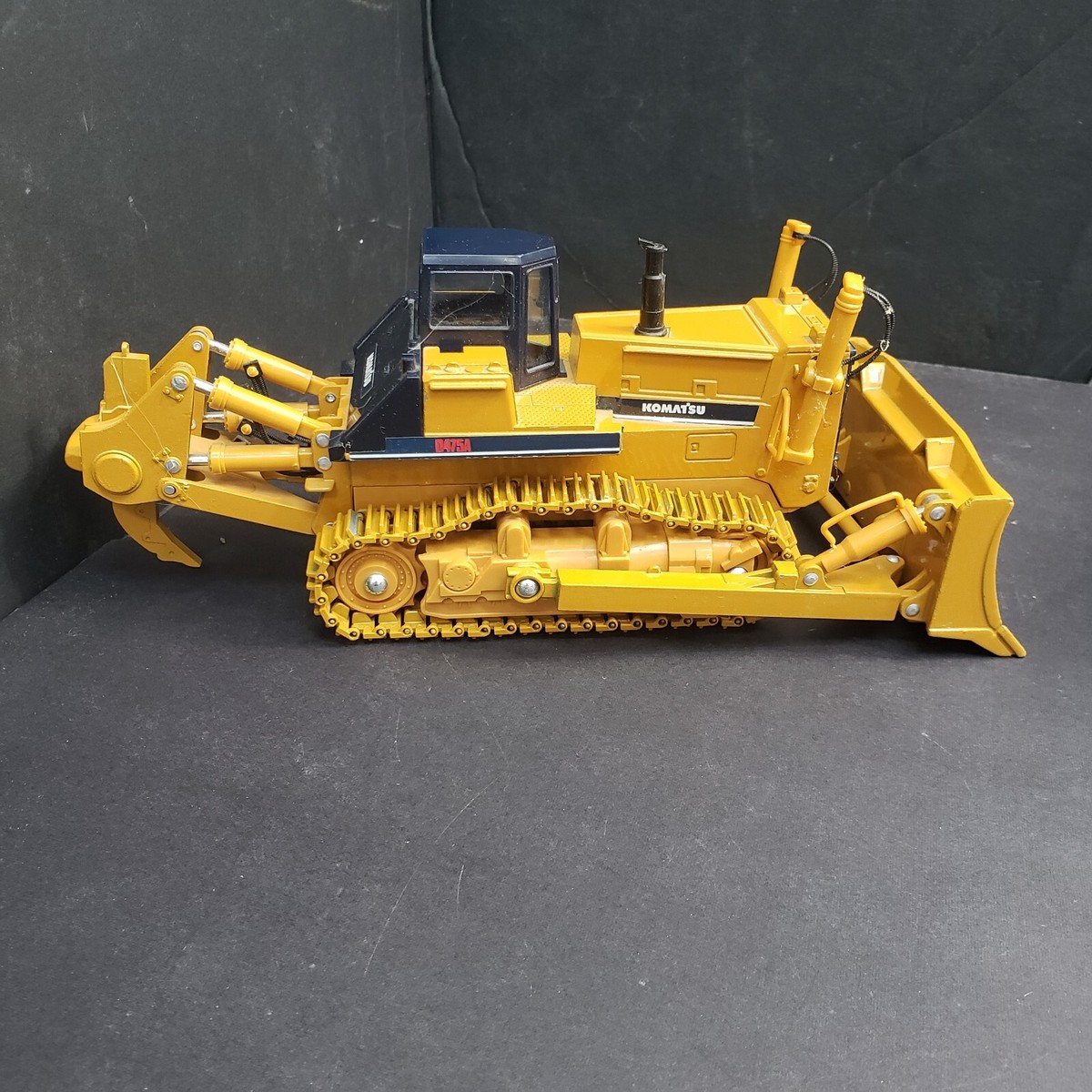 KOMATSU D475A BULLDOZER BY SHINSEI 1/50 NZG CONRAD in box T22 | eBay