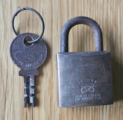 Vintage sicheres Vorhängeschloss Messing 1 Schlüssel Made in England Pat angewendet für voll funktionsfähig