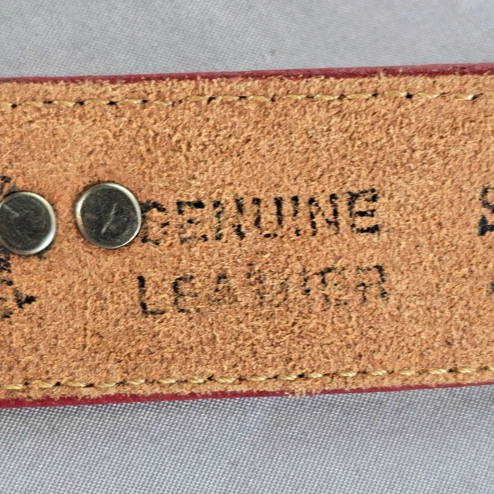 Cinturón de cuero Silver Creek Concho de colección para mujer talla 30 rojo animales occidentales EE. UU. 1990 Foto 4 de 4