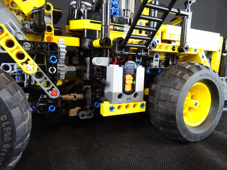 Lego Technic Modell - Frontlader - mit Akku und Fernbedienung - funktionsf. - #5 - Bild 3 von 4