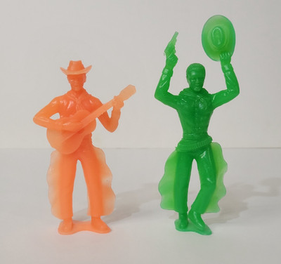 Cowboy Toy Figures Plastic VTG Guitar Gun Orange Green 5 1/4'' & 6 1/2'' Unbranded