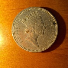 1985 1 pound coin rare with upside down error lettering