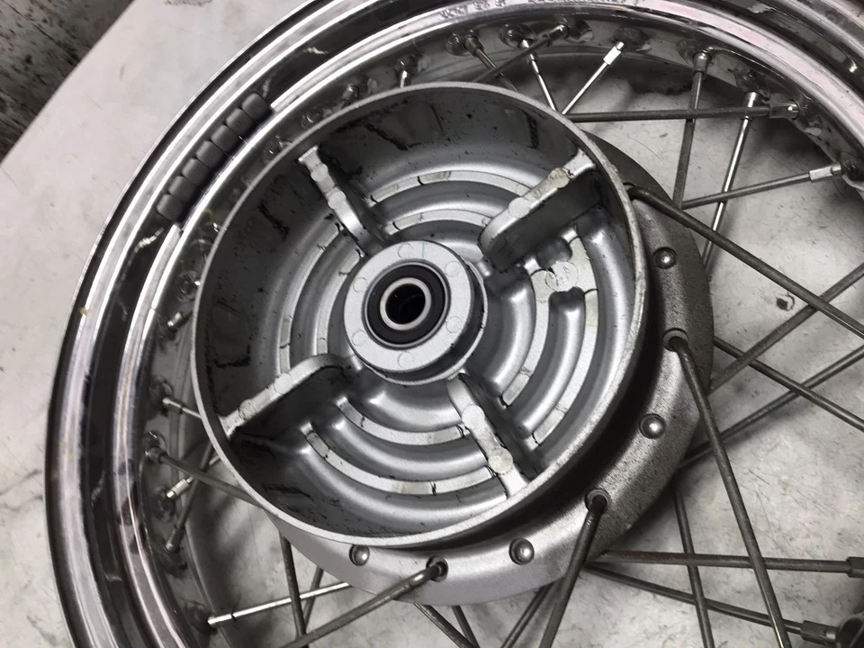 14 Yamaha XV250 XV 250 V-Star roda traseira aro reto  - Imagem 3 de 4