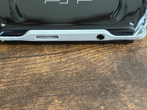 PSP Go PSP-N1000 Console Piano Black W/ Charger, Soft case, 16GB memory card - Picture 15 of 22