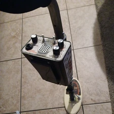 Tesoro Lobo Super TRAQ Metal Detector