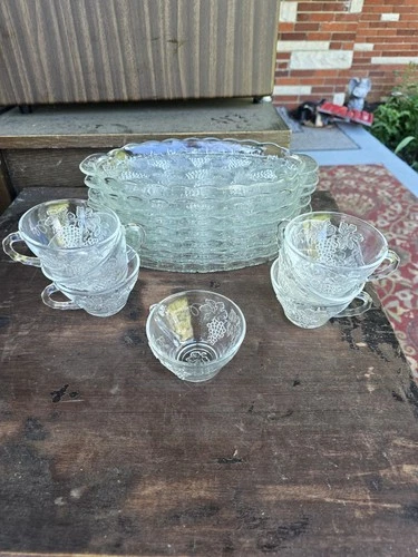 Anchor Hocking Vintage Serving Snack Tray Cup Grape Design Set