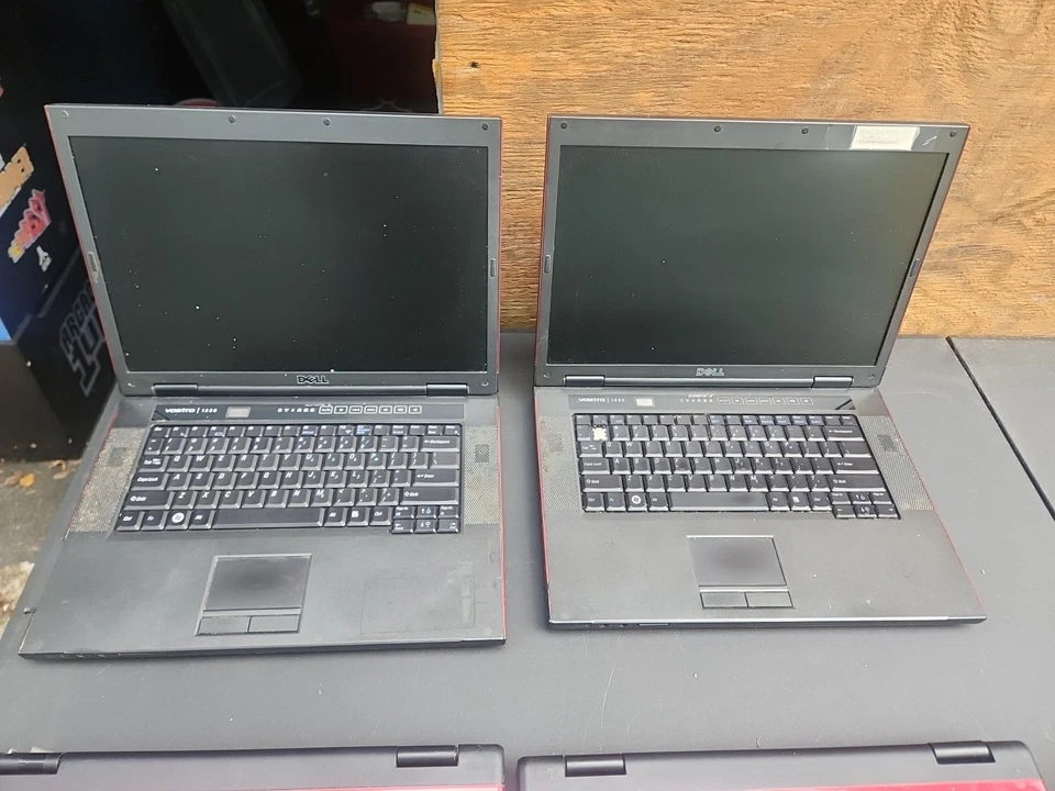 Dell Vostro 1520 15" Laptop Intel Core 2 Duo 4GB RAM-MZ Lot Of 4 Laptops - Parts - Image 4 of 4