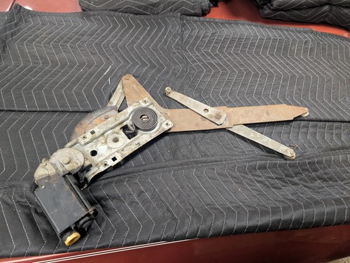 1973 1977 GM 2 DR A Body RH Front Power Window Regulator & Motor Buick Chev Olds - Picture 6 of 7