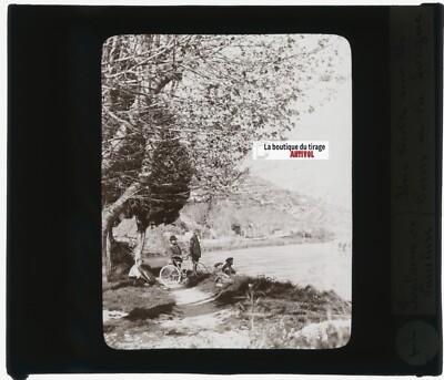 Ancienne Photo Sur Plaque De Verre - Vélos à Rochesson (8,5x10 Cm, Vers 1900)