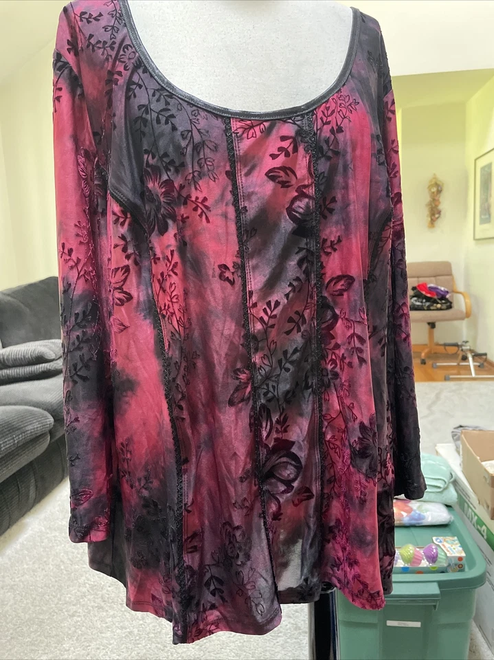 Blusa Cato Negra y Roja Estampado Flora Cuello Redondo Talla 26-28 Nueva Con Etiqueta