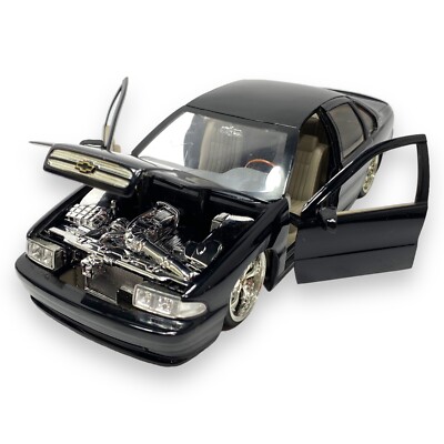 DUB CITY 1/24 - 2002 GMC Yukon Denali XL - JADA TOYS - 1996 Chevy