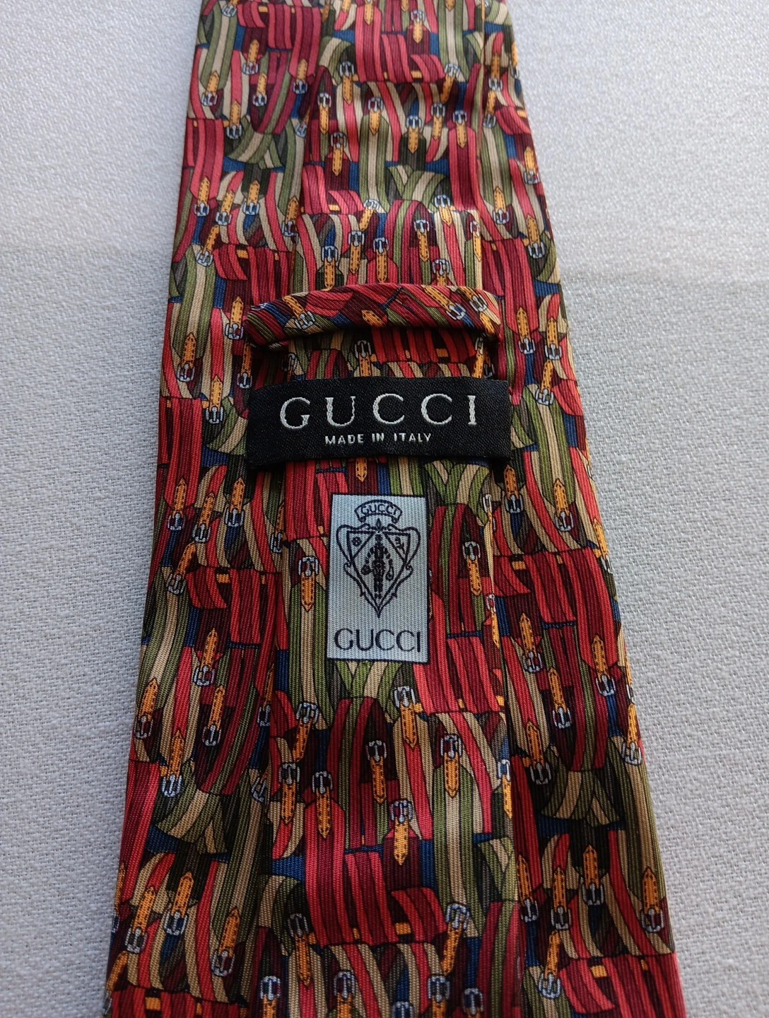 Cravate Gucci couleur moulée imprimé ceinture Italie soie 
