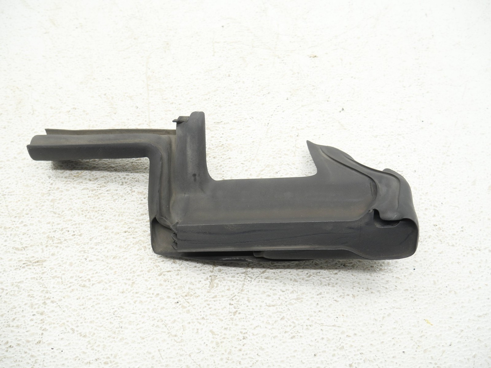 Audi R8 Spyder 2017-2023 Front Left Outer window scraper seal P/N 4S7831721A