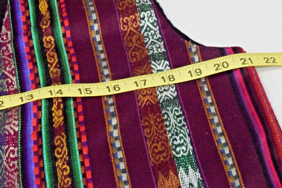 Chaleco Vintage Mercado Inca Talla L Años 80 Tejido Lana Hecho a Mano en los Andes ÚNICO EN SU CLASE Foto 4 de 4