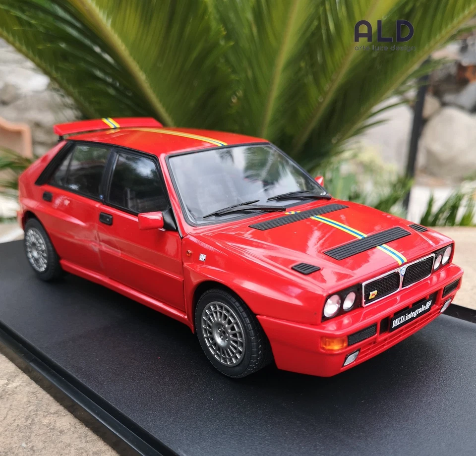 modellino auto 1/18 lancia delta HF integrale macchinina da collezione die cast - Immagine 4 di 4