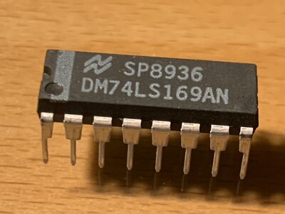 NATIONAL IC - DM74LS169AN - 16-PIN DIP - COUNTER UP/DOWN 4-BIT BINARY.
