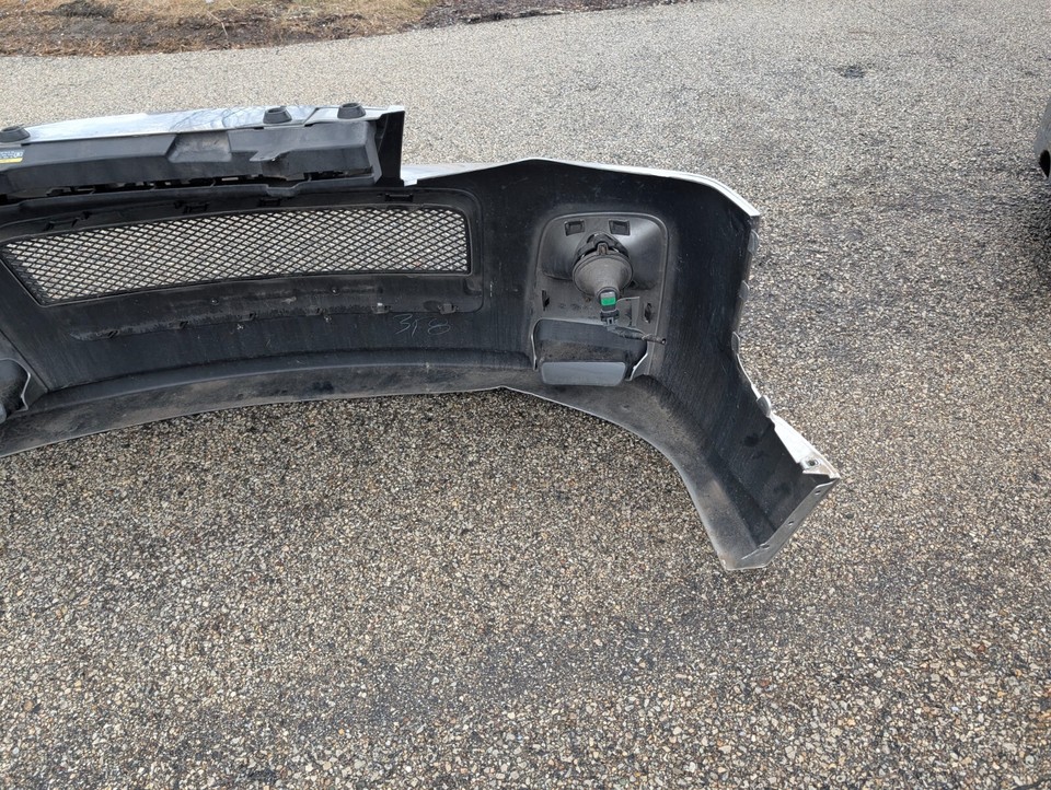 2006-2007 Saturn Vue Redline Red Line Front Bumper Cover MINT Silver ...