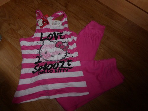 Hello Kitty PJ'S Kids vest top Cotton Pyjama Set age 7-8 years & FLIP FLOPS NEW - Picture 5 of 11