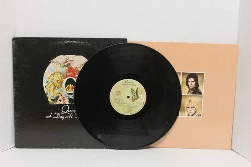 QUEEN -" A Day At The Races "LP  - 1976 Elektra 6E 101 EX