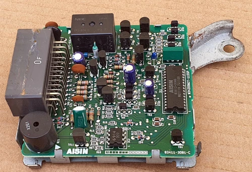 Toyota Hilux 4 Wheel Drive Control Module Unit 89533-35080 oem jdm used - Picture 6 of 7