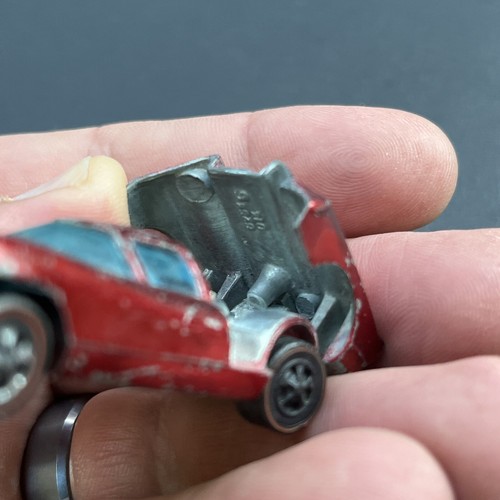 LOLA GT70 - Red wBlack Int 1969 Original Hot Wheels Redlines - Picture 14 of 15