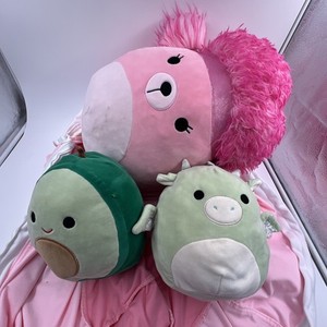 Pink Cat Bean Bag Chair Zip Storage Bag w 3 squishmallows Chloe Austin Drew 