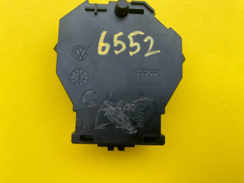 2010-2016 VOLKSWAGEN JETTA MULTIFUNCTION STEERING WHEEL CONTROL UNIT 5K0959542B - Image 3 of 4