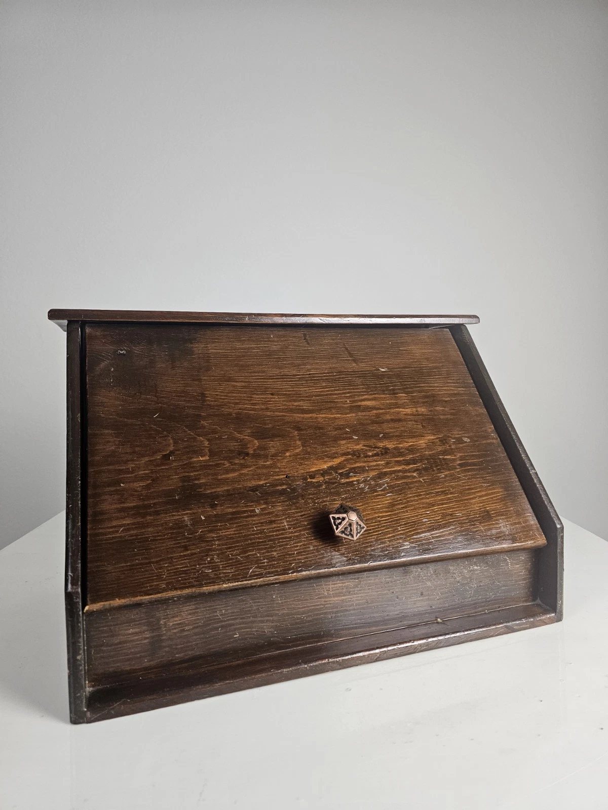 Vintage Large Brown Wooden Bread Box Removable Shelf Slant Top Kitchen Storage
Opens in a new window