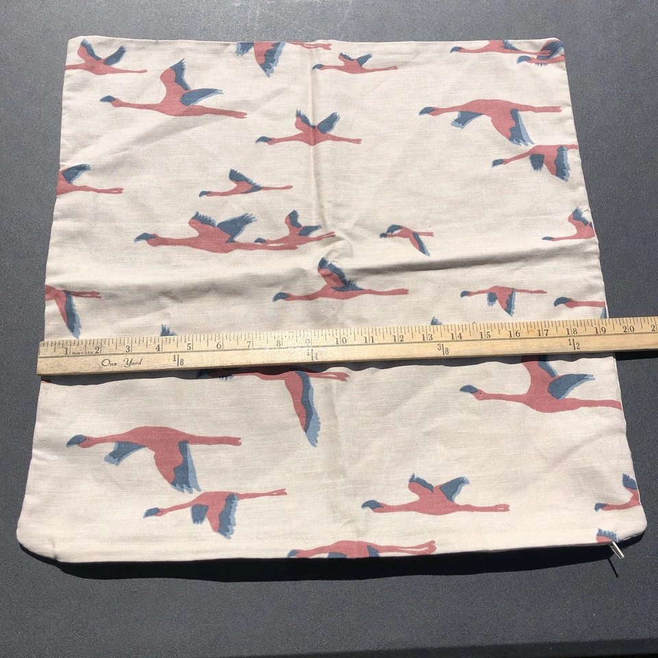 Funda de Almohada Ikea Majbritt Bronceada 20" x 20" Pájaros Voladores Flamenco Mezcla de Algodón Foto 2 de 4