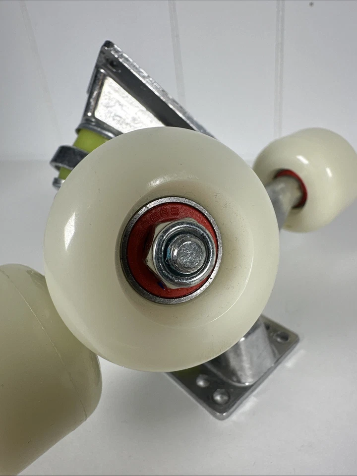 Camiones de monopatín profesionales con ruedas 1 par Foto 4 de 4