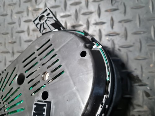 Vauxhall Insignia Speedo Instrument Cluster 2.0 CDTI Diesel 2008-2013 13333351 - Picture 11 of 12