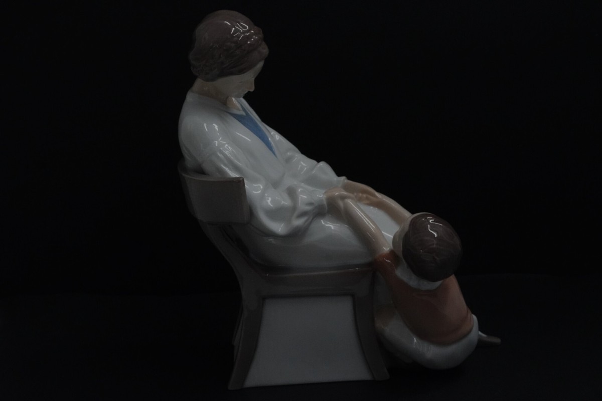 Bing & Grondahl Figurine #1642 Dickies Mama | eBay
